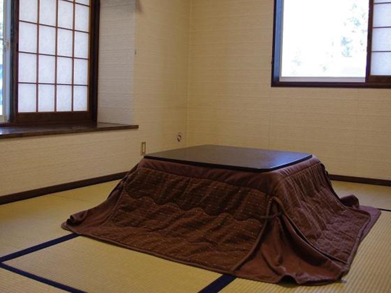 Sunny Side Hut Bed & Breakfast Hakuba Exterior photo